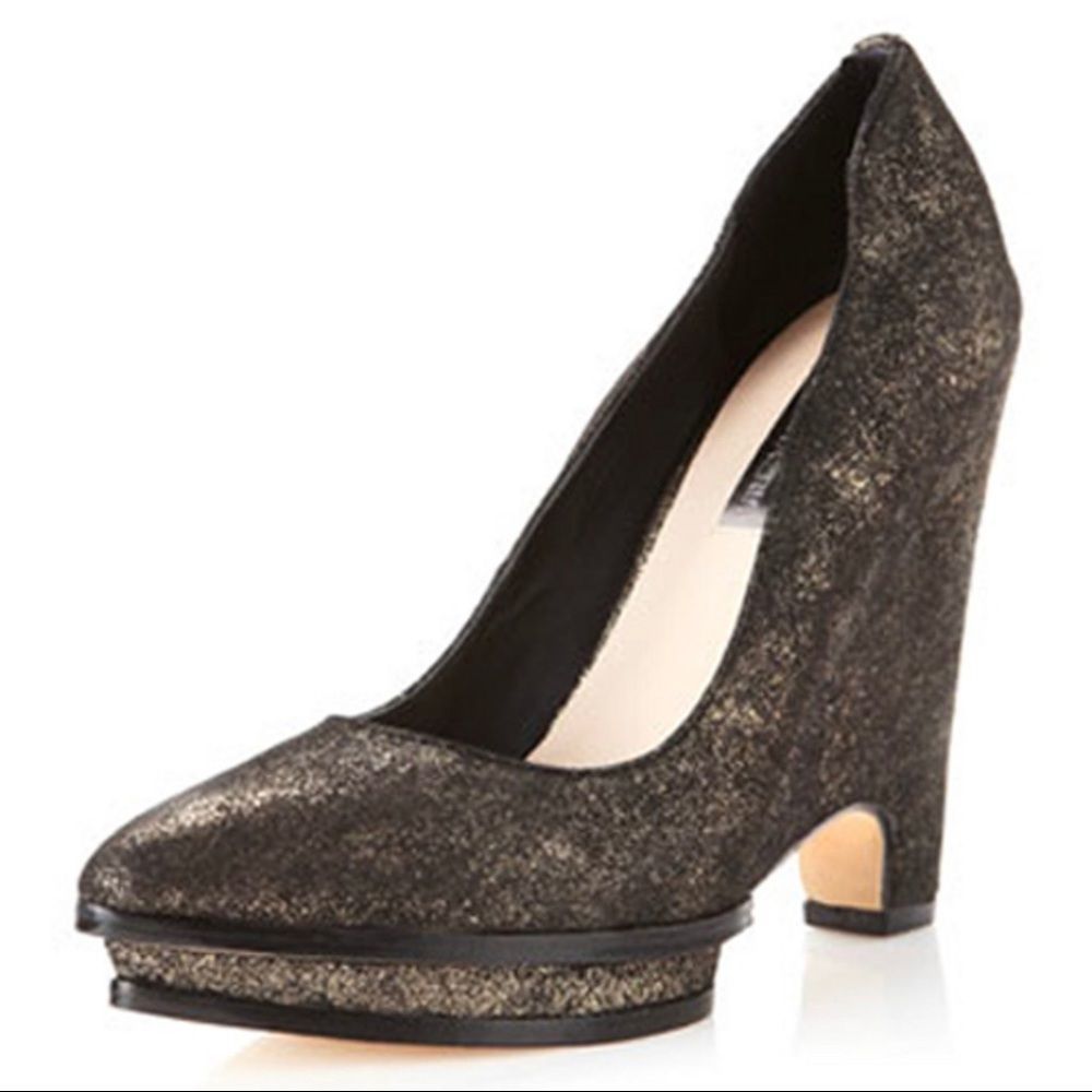 BCBG Roxy pumps - Picture 4 of 13